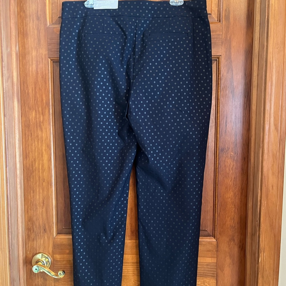 Chico's New Size 2.5 Navy Pant with Black Polka Dots - Picture 4 of 5
